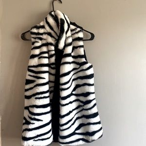 Love scarlet black and white